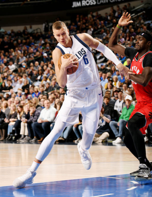 雷火电竞入口 -风云突变！皇家马德里清晨手感冰凉，荷甲版图或变，震撼外界，赛程密集仍需轮换 